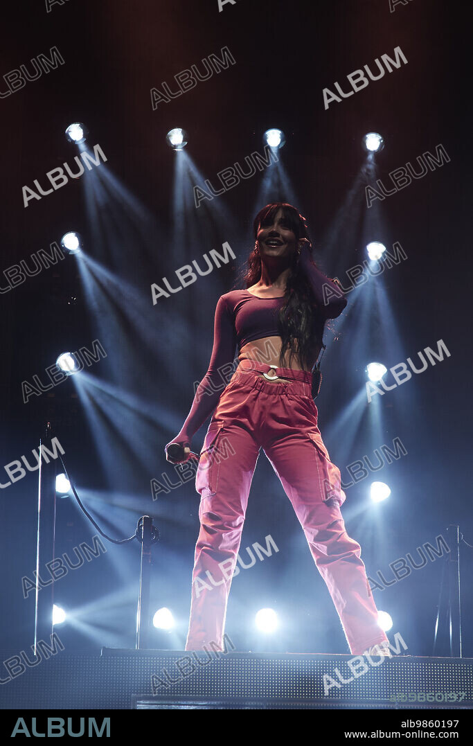 November 27, 2021, Pamplona, Spain: The singer Aitana during her concert at the Navarra Arena, on 27 November 2021, in Pamplona, Navarra (Spain). This concert is part of her tour '11 Razones Tour', starring songs from her album '11 razones'. This work of his commitment to a Pop-Rock style inspired by the 2000s...Eduardo Sanz / Europa Press..11/27/2021 (Credit Image: © Eduardo Sanz/Contacto via ZUMA Press).