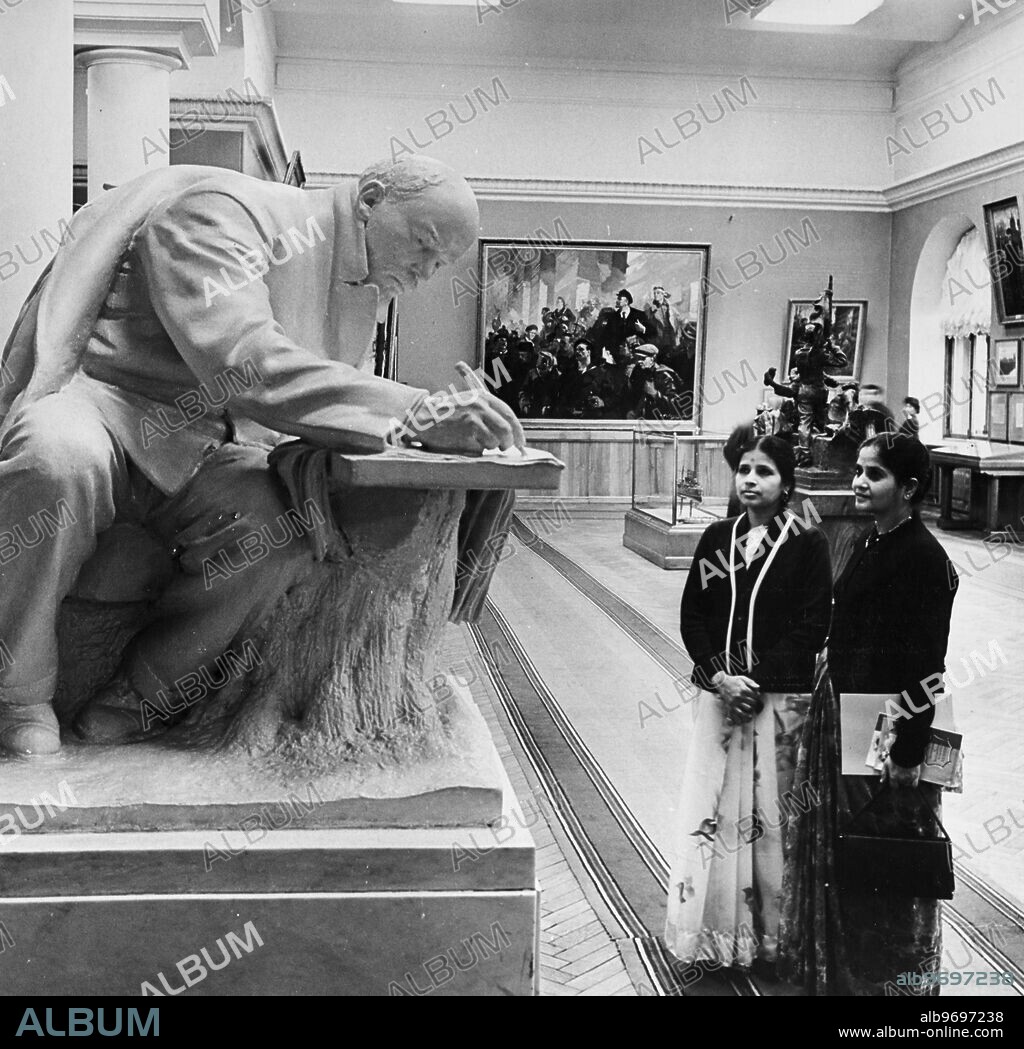 The Lenin Museum in Moscow - One of the most popular museums in the Soviet Union. It is visited by workers and professors, by school children and old people. Every Soviet citizens on a visit to the capital makes a point of visiting the Lenin Museum. Picture shows guests from India visiting the museum. [Undated]. Supplied By: SCRSS - Society for Co-operation in Russian & Soviet Studies.