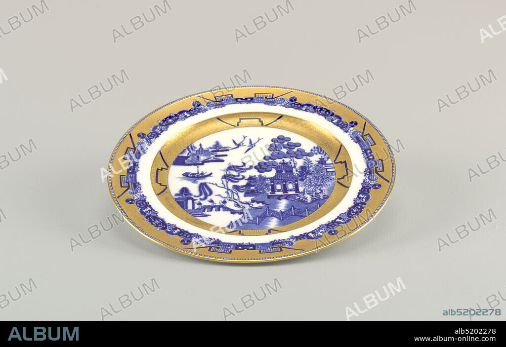 Dinner Plate, Minton Ceramics Manufactory, English, established 1796, hard paste porcelain, vitreous enamel, gold, Round plate with blue willow pattern and gold with diaper pattern., England, 18751876, ceramics, Decorative Arts, plate, plate.