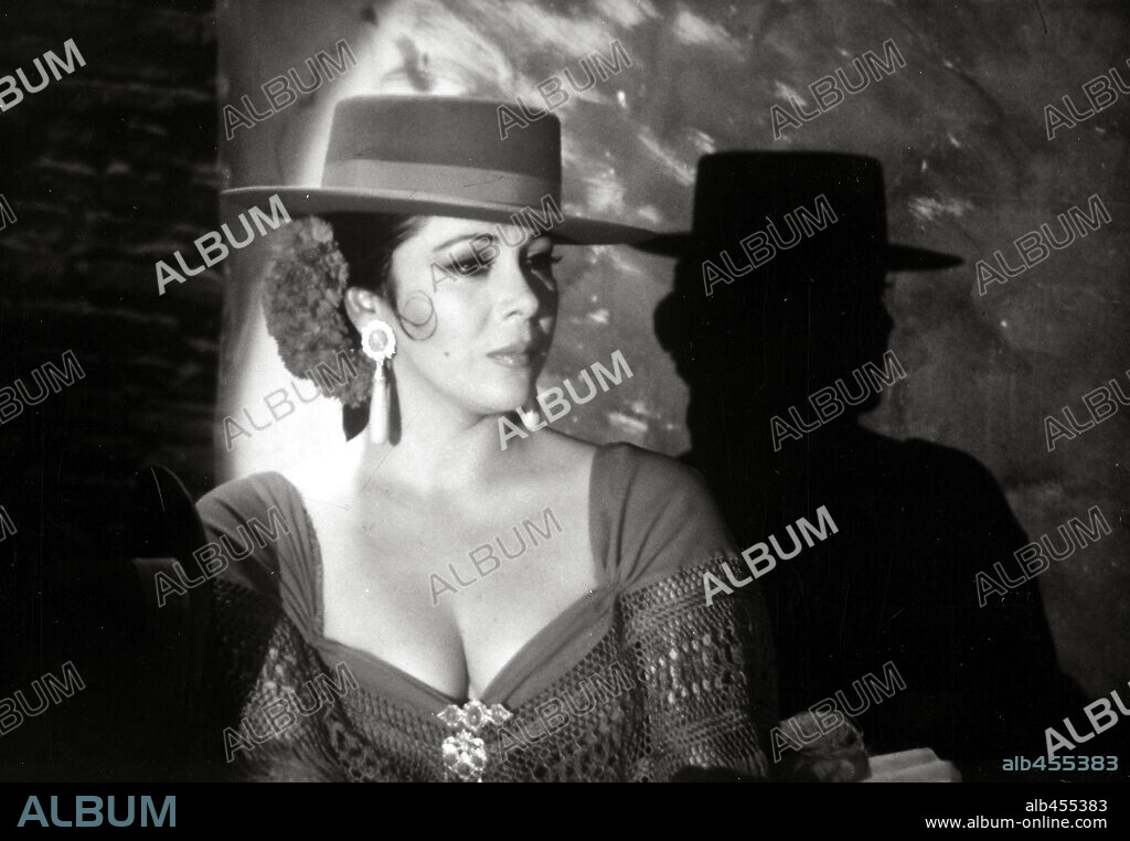 ISABEL PANTOJA en YO SOY ESA, 1990, dirigida por LUIS SANZ.