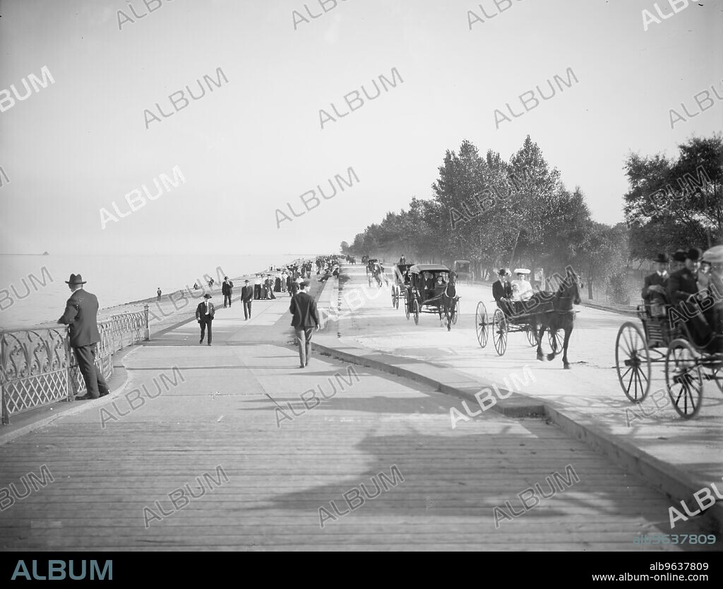 Lake Shore Drive, Lincoln Park, Chicago, Ill., c1905.