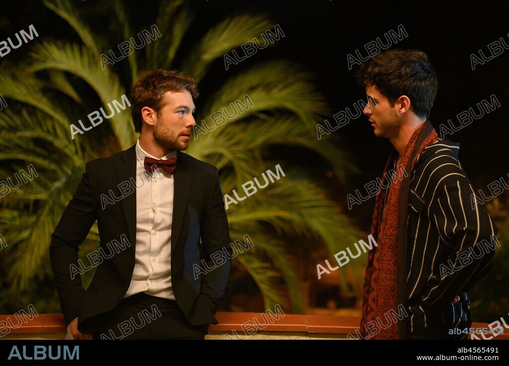 CARLOS CUEVAS et DAVID SOLANS dans MERLÍ: SAPERE AUDE, 2019. Copyright MOVISTAR+.
