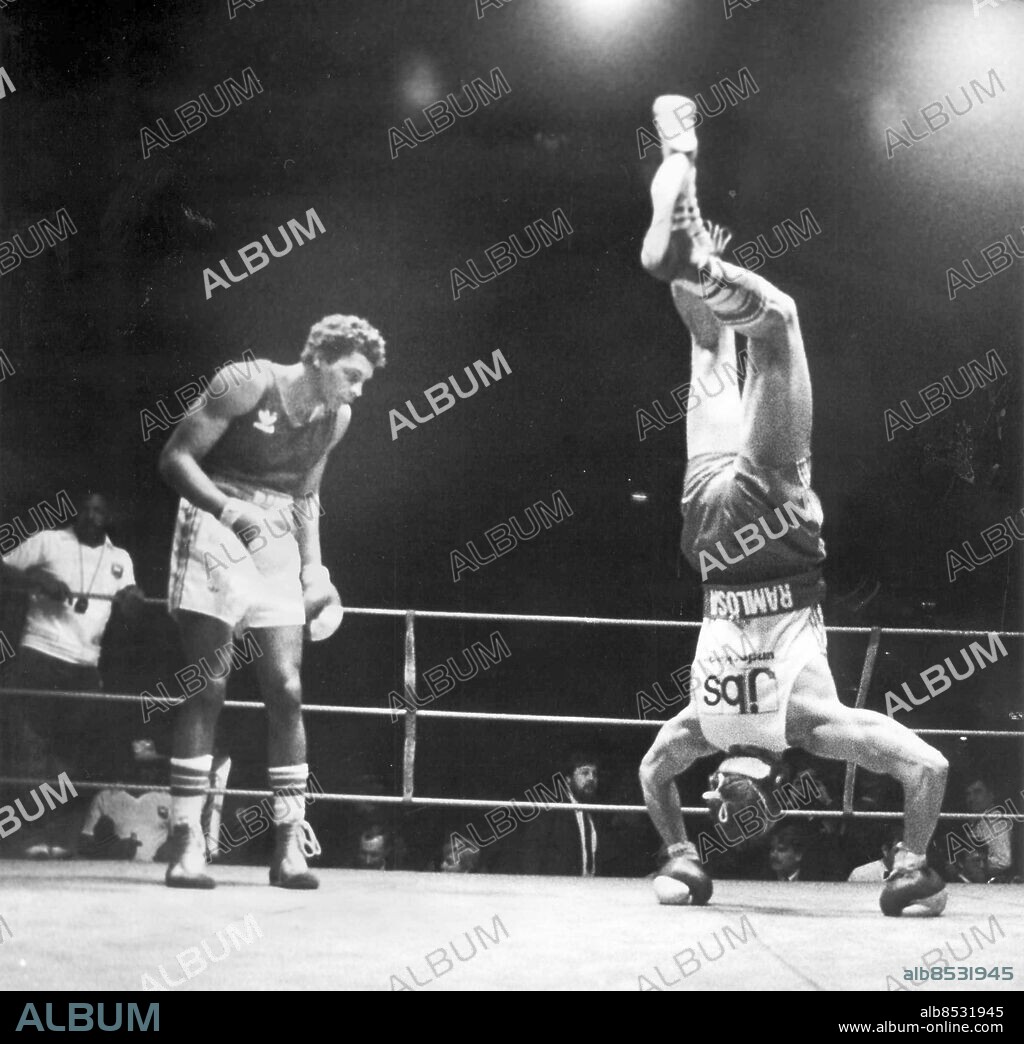 Göteborg 1985-01-30. Håkan Brock gör segervolter efter att ha vunnit över Lionel Washington i Scandinavium - boxare i tungviktsklassen *** Local Caption *** GP Foto: Bengt Christian. KAMERAREPORTAGE.