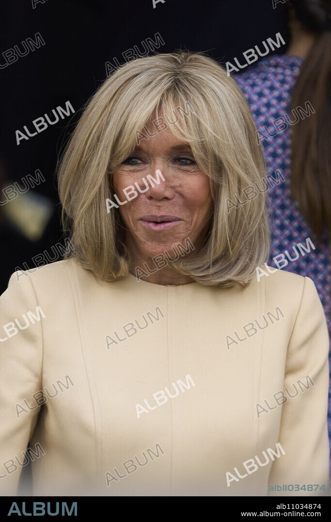 Brigitte Macron leaves the Royal Theatre after attend rehearsal of the opera Nabucco by Giuseppe Verdi and performance by Kiki Morente of a short seguidilla by his father, Enrique Morente on June 30, 2022 in Madrid, Spain.