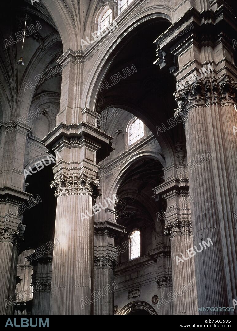 DIEGO DE SILOE. PILARES CORINTIOS DE LA CATEDRAL DE GRANADA - SIGLO XVI.