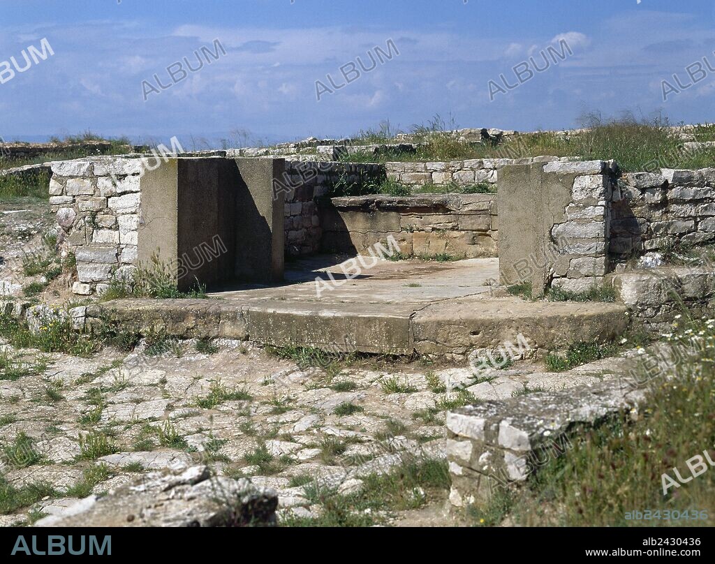 PERIODO IBERICO. CABEZO DE ALCALA. Ruinas del poblado. Ciudad ibérica destruída en el año 76 a. C. La planta del poblado es de tipo romana. Fué fundado cerca de Azaila. Provincia de Teruel. Aragón. España.