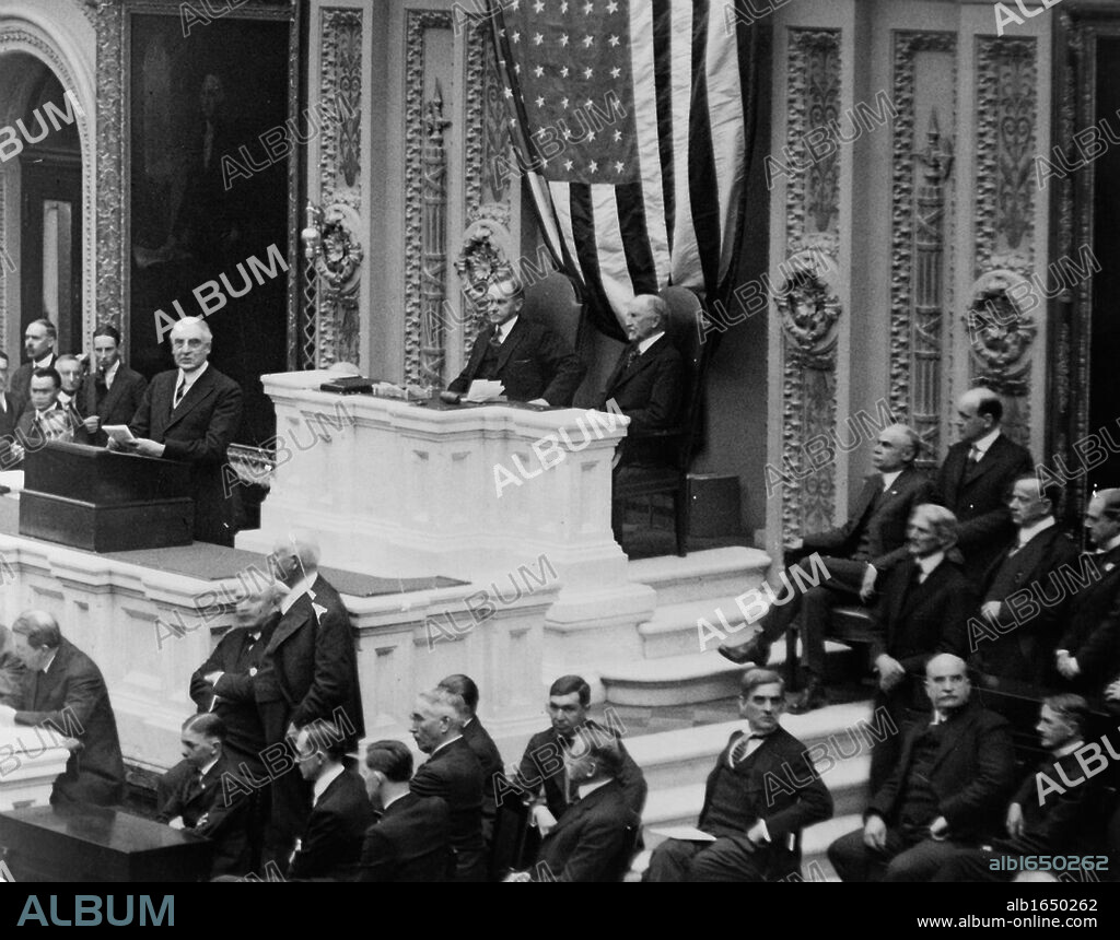 Warren Harding (1885-1923) 29th President of the United States of America , 1921-1923. Harding addressing Congress in 1922, Vice-President Calvin Coolidge in the Chair. Coolidge became President on Harding's death on 2 August 1923.