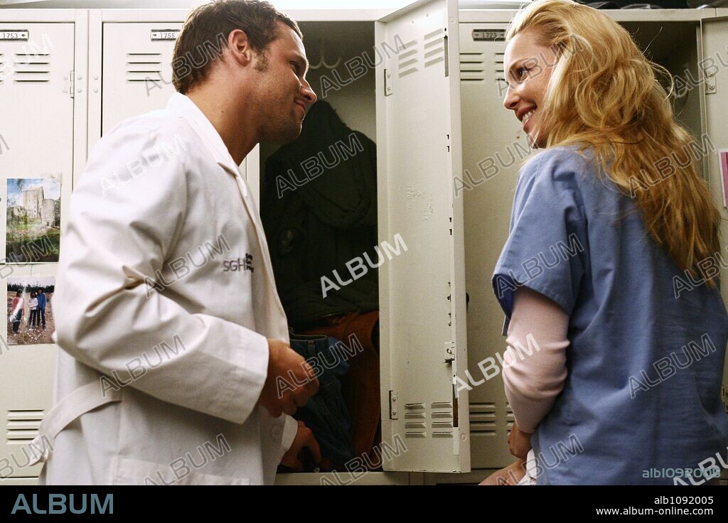 JUSTIN CHAMBERS and KATHERINE HEIGL in GREY'S ANATOMY, 2005. Copyright TOUCHSTONE TELEVISION.