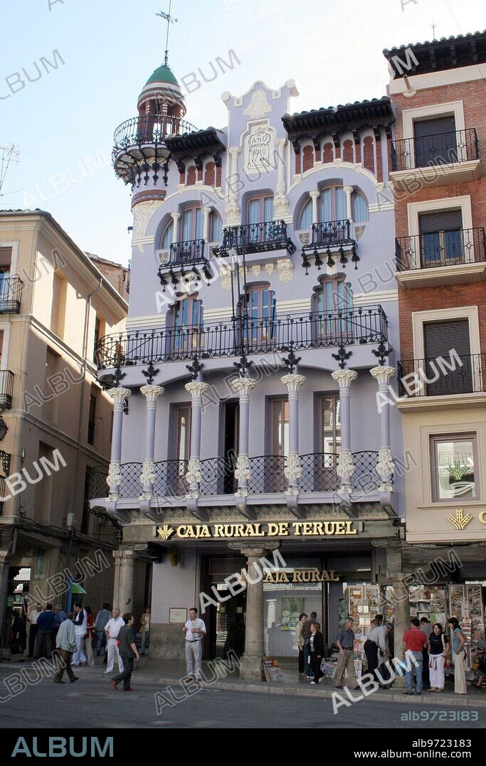 2007. Teruel, Plaza del Torico, Casa Ferrán, the most notable house of modernism.-Photo: Fabián simón. archdc.