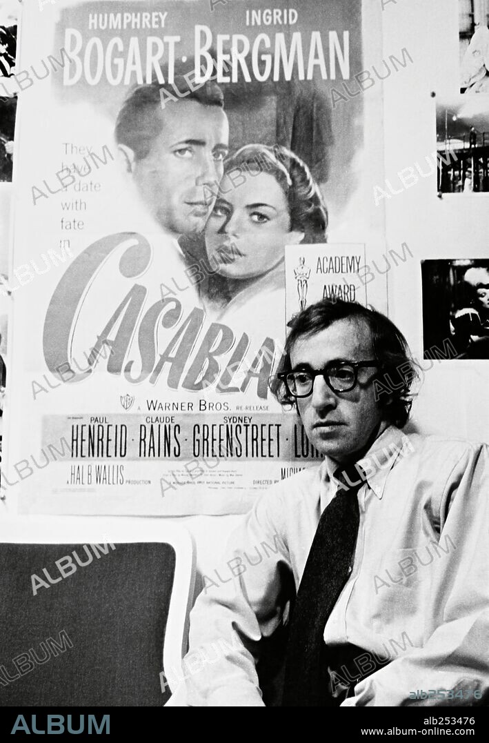 WOODY ALLEN in PLAY IT AGAIN, SAM, 1972, directed by HERBERT ROSS. Copyright PARAMOUNT PICTURES.