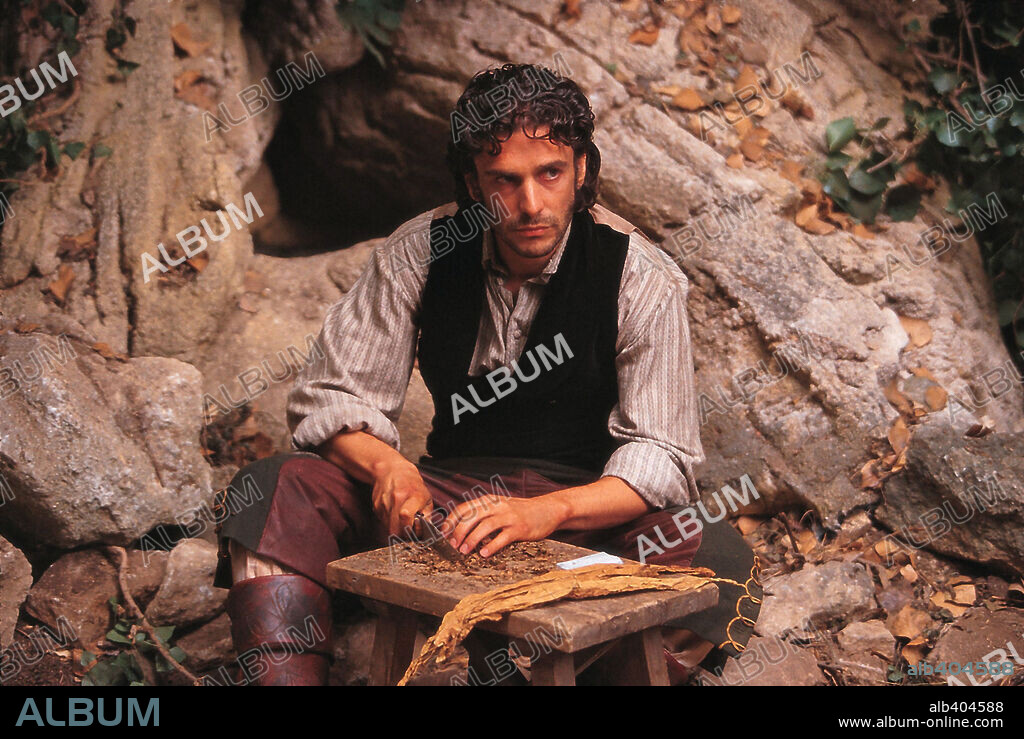 LEONARDO SBARAGLIA en CARMEN, 2003, dirigida por VICENTE ARANDA. Copyright STAR LINE/PARALLEL PICTURES/PLANET PICTURES.