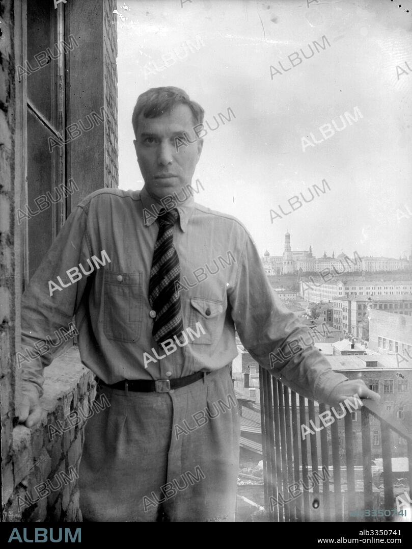 ANÓNIMO. Portrait of the poet Boris Pasternak (1890-1960).
