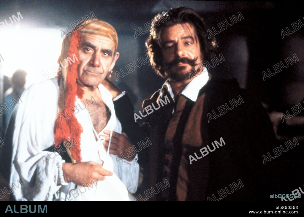 GIANCARLO GIANNINI en LOS ALEGRES PÍCAROS, 1988 (I PICARI), dirigida por MARIO MONICELLI. Copyright CLEMI CINEMATOGRAFICA.
