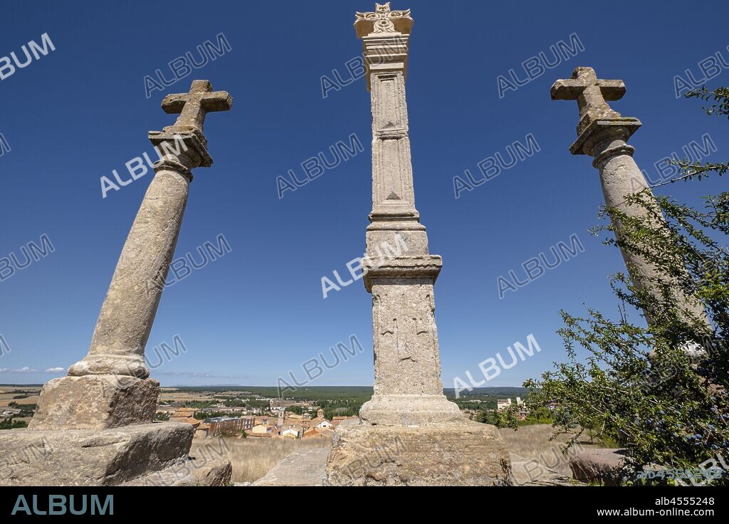 Tres Cruces del antiguo Via Crucis, El Cinto, Almazán, Soria, comunidad autónoma de Castilla y León, Spain, Europe.