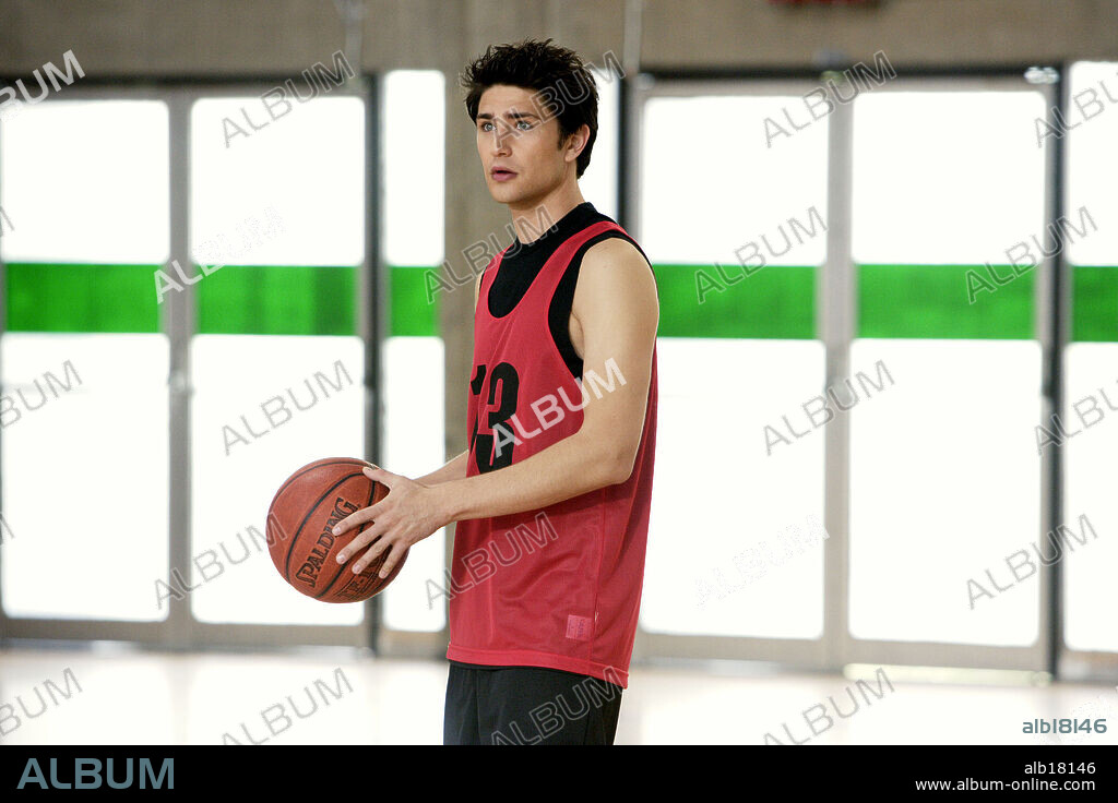 MATT DALLAS dans KYLE XY-TV, 2006. Copyright ABC STUDIOS/BENDERSPINK/KYLE XY PRODUCTIONS/TOUCHSTONE TELEV.