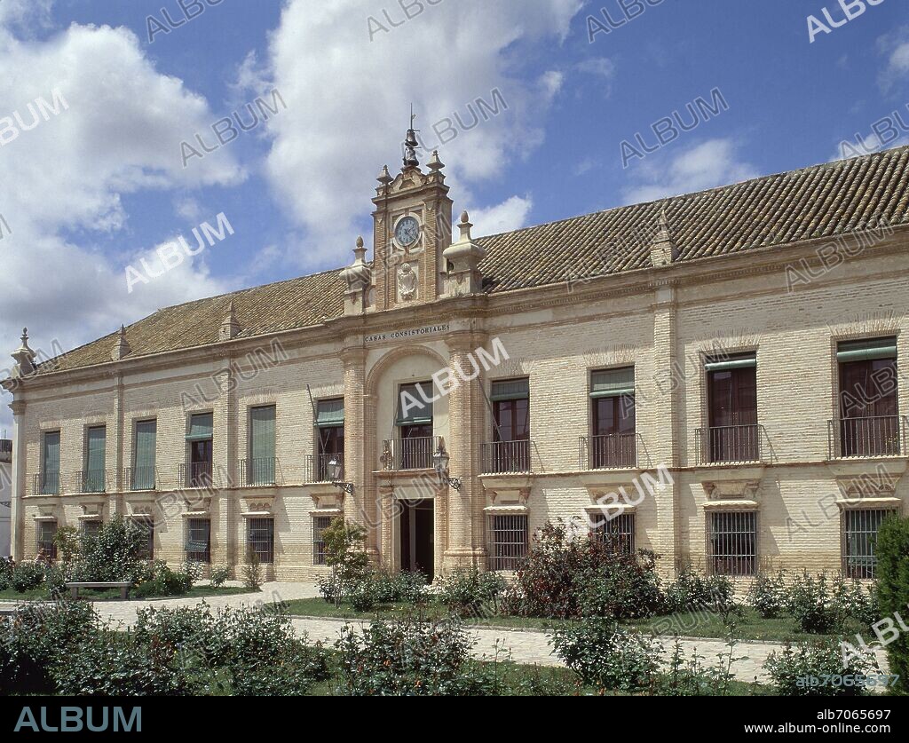 FACHADA DEL AYUNTAMIENTO DE LA CARLOTA INSTALADO EN EL ANTIGUO EDIFICIO DE LA REAL INTENDENCIA - 1794.