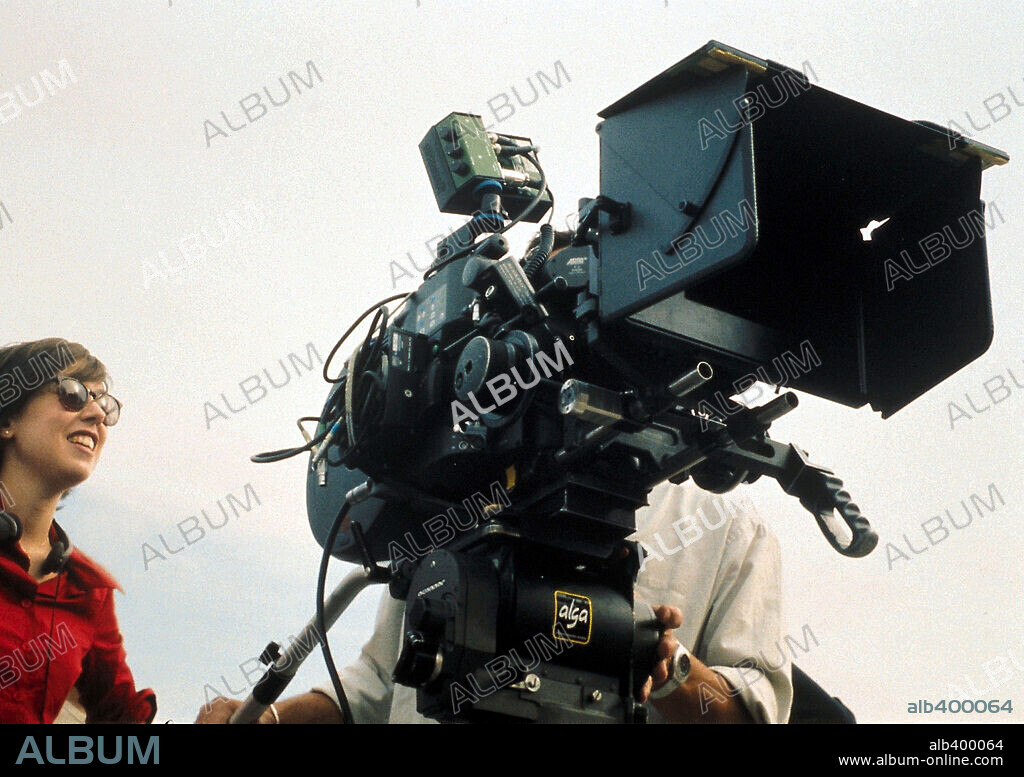 LAETITIA COLOMBANI dans A LA FOLIE... PAS DU TOUT, 2002, réalisé par LAETITIA COLOMBANI. Copyright TELEMA/TF1 FILMS/TPS CINEMA/COFIMAGE 12.