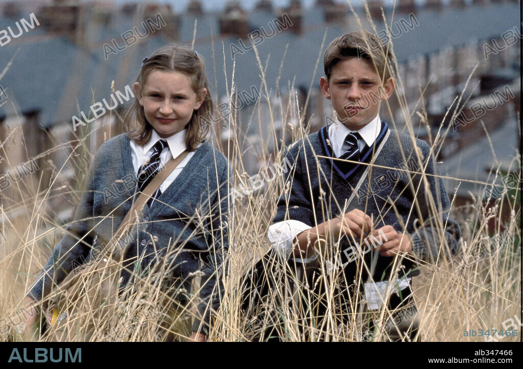 JAMIE BELL and NICOLA BLACKWELL in BILLY ELLIOT, 2000, directed by STEPHEN DALDRY. Copyright UNIVERSAL / KEYTE, GILES.