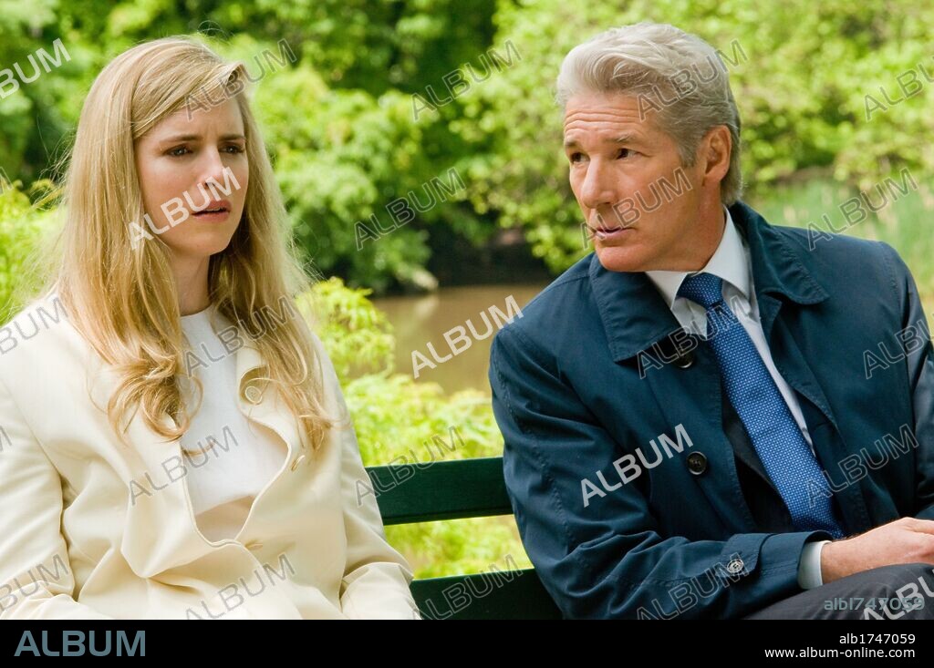 BRIT MARLING und RICHARD GERE in ARBITRAGE, 2012, unter der Regie von NICHOLAS JARECKI. Copyright GREEN ROOM FILMS / ARONOWITZ, MYLES.