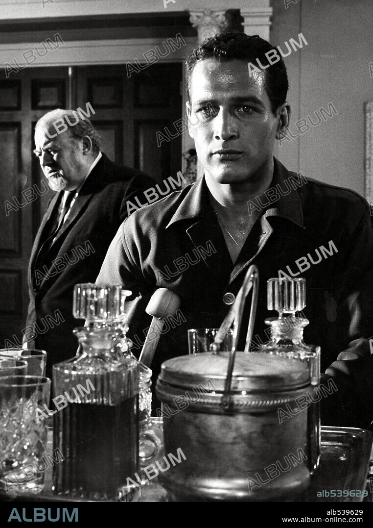 BURL IVES y PAUL NEWMAN en LA GATA SOBRE EL TEJADO DE ZINC, 1958 (CAT ON A HOT TIN ROOF), dirigida por RICHARD BROOKS. Copyright M.G.M.