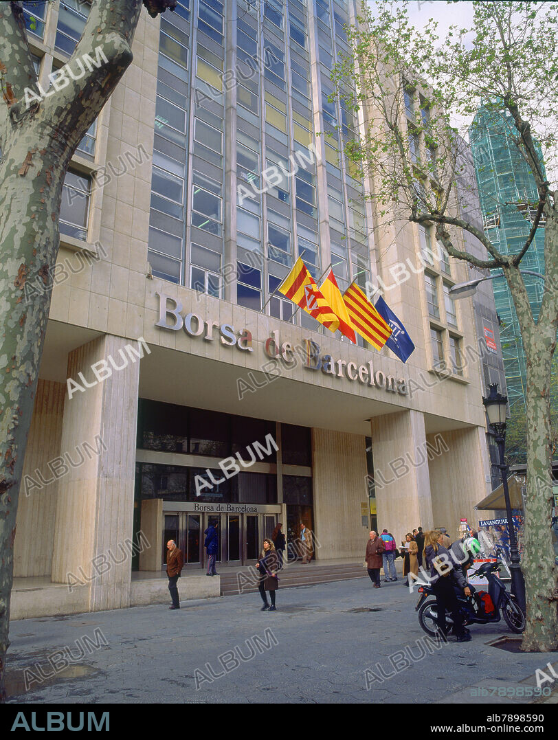 FACHADA DEL EDIFICIO DE LA BOLSA CON EL IDENTIFICATIVO EN CATALAN - FOTO AÑOS 00.