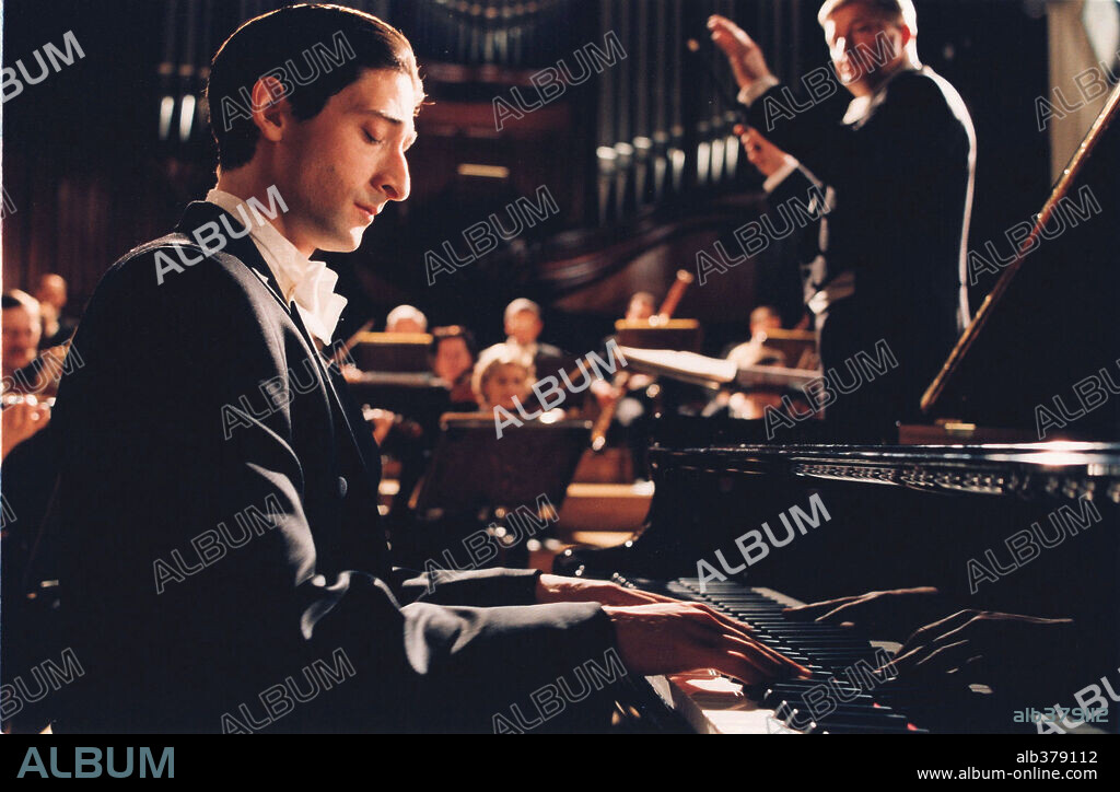 ADRIEN BRODY en EL PIANISTA, 2002 (THE PIANIST), dirigida por ROMAN POLANSKI. Copyright FOCUS FEATURES.