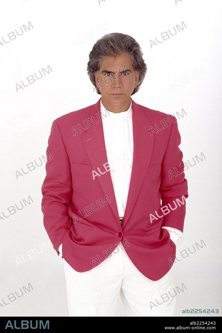 JOSE LUIS RODRIGUEZ , EL PUMA. CANTANTE VENEZOLANO.1943 -. AÑO 1976.