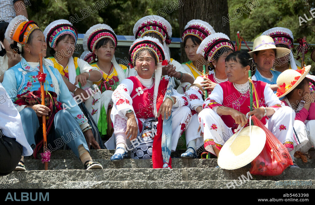 The Bai or Baip are one of the 56 ethnic groups officially recognized by the People's Republic of China. Bai people live mostly in the provinces of Yunnan (Dali area), and in neighboring Guizhou (Bijie area) and Hunan (Sangzhi area) provinces. Dali is the ancient capital of both the Bai kingdom Nanzhao, which flourished in the area during the 8th and 9th centuries, and the Kingdom of Dali, which reigned from 937-1253. Situated in a once significantly Muslim part of South China, Dali was also the center of the Panthay Rebellion against the reigning imperial Qing Dynasty from 1856-1863.