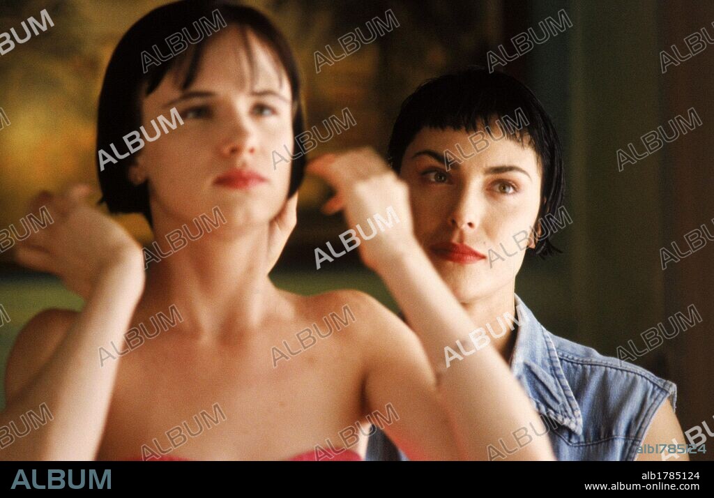 JULIETTE LEWIS et MICHELLE FORBES dans KALIFORNIA, 1993, réalisé par DOMINIC SENA. Copyright GRAMERCY PICTURES.