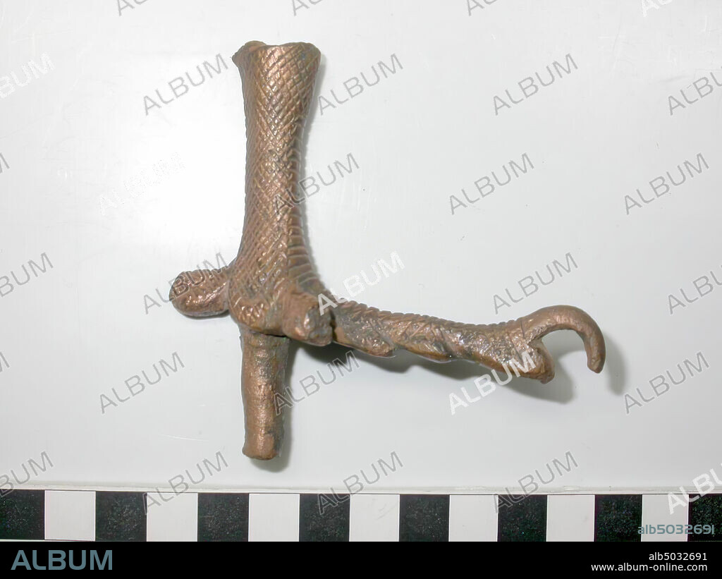 leg, ibis, bronze, bird, bronze, height: 8 cm, depth: 8.5 cm, Late Period (?), Egypt.