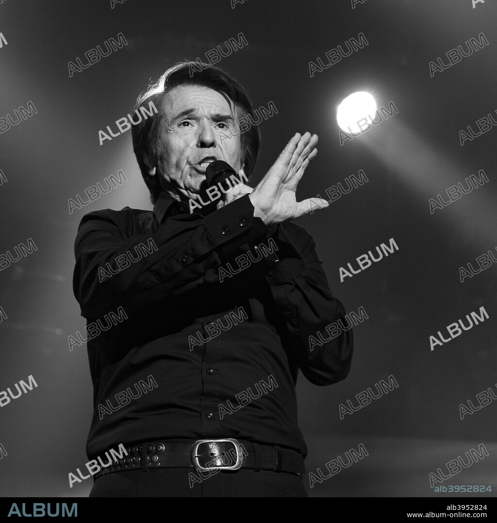 RAPHAEL (CANTANTE). September 22, 2018 - Madrid, Spain - Spanish singer Raphael performs during a concert Palace of sports in Madrid, Spain, September 22, 2018. 22/09/2018