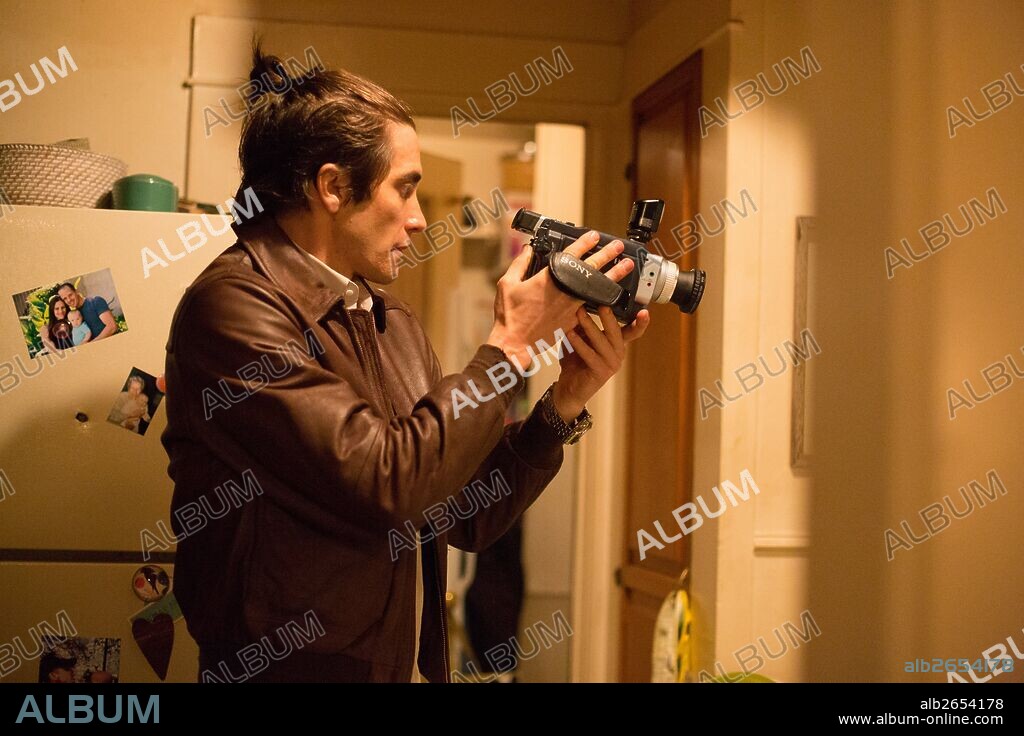 JAKE GYLLENHAAL en NIGHTCRAWLER, 2014, dirigida por DAN GILROY. Copyright BOLD FILMS.