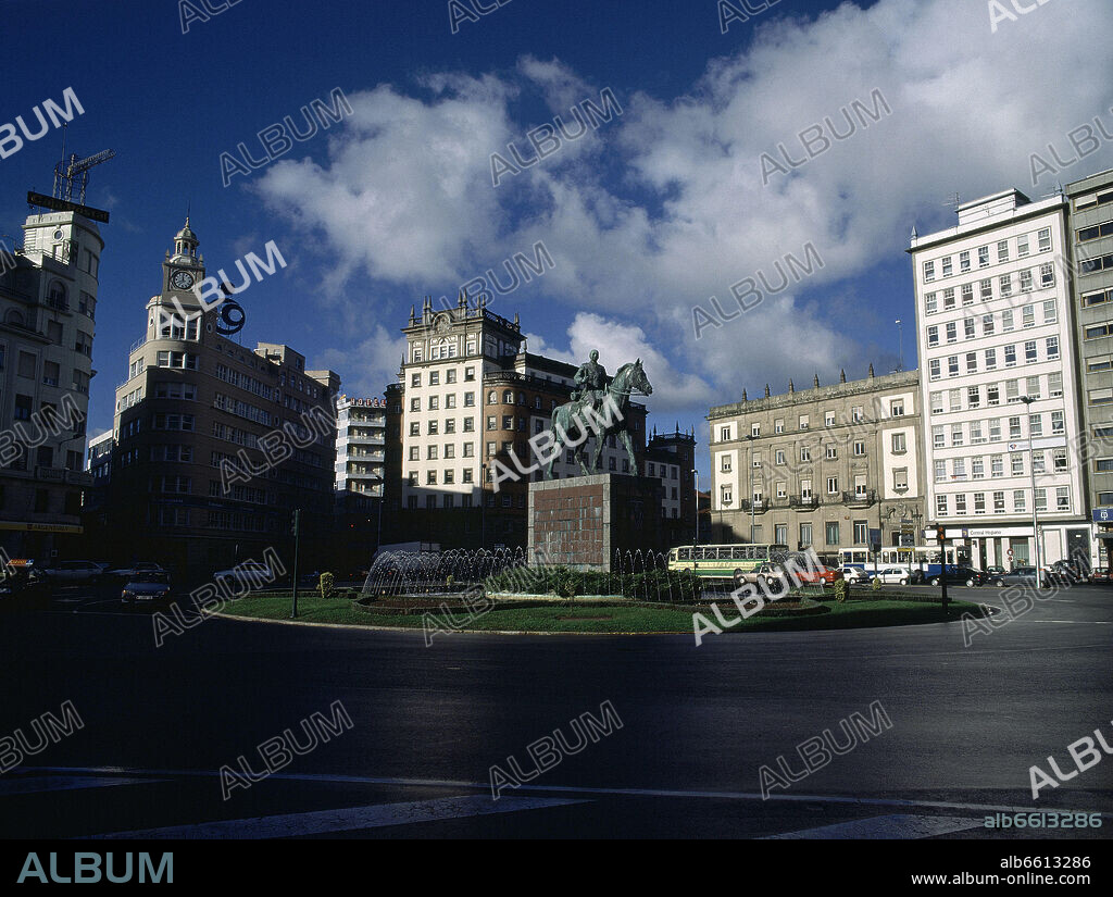 PLAZA DE ESPAÑA DE FERROL CON EL MONUMENTO A FRANCISCO FRANCO - FOTO AÑOS 90.