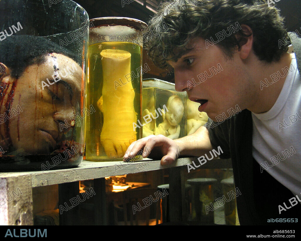 HENRY CAVILL en HELLRAISER: HELLWORLD, 2005. Copyright DIMENSION FILMS.