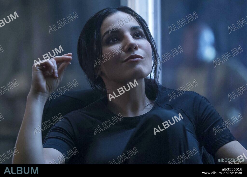 MARTHA HIGAREDA en ALTERED CARBON, 2018, dirigida por ALEX GRAVES, NICK HURRAN, PETER HOAR y UTA BRIESEWITZ. Copyright MYTHOLOGY ENTERTAINMENT/SKYDANCE TELEVISION.