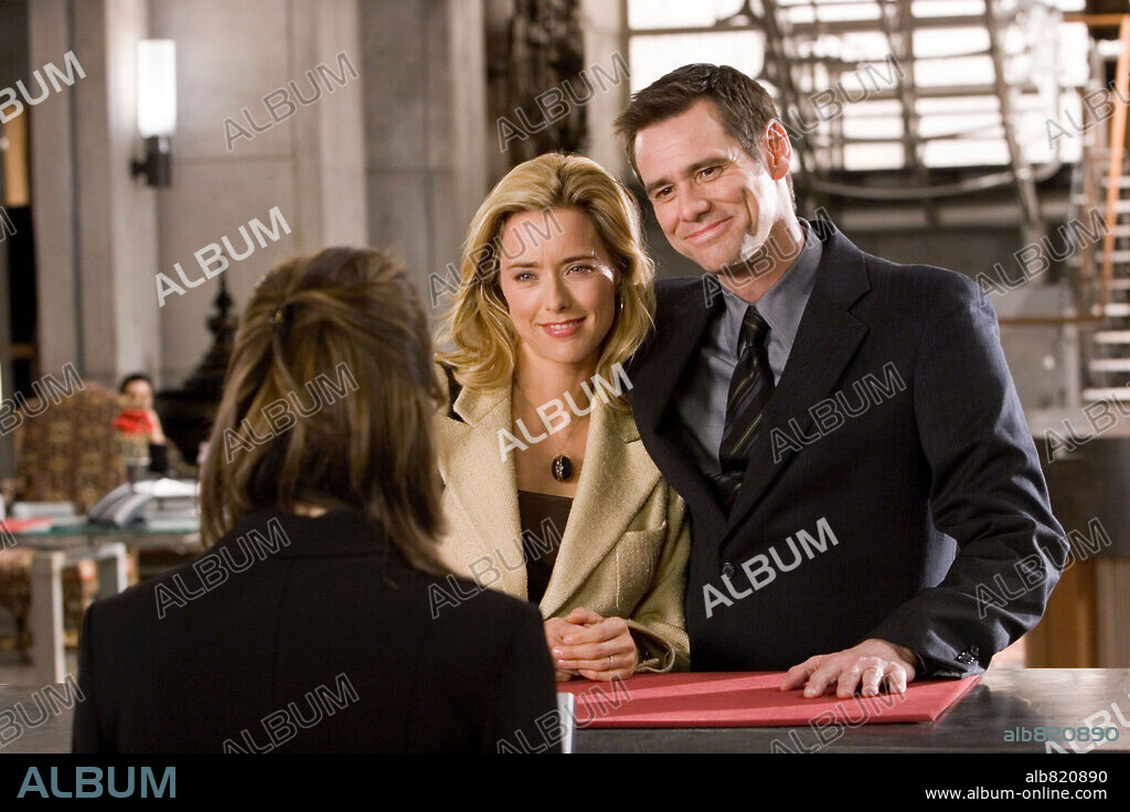JIM CARREY y TEA LEONI en DICK AND JANE. LADRONES DE RISA, 2005 (FUN WITH DICK AND JANE), dirigida por DEAN PARISOT. Copyright COLUMBIA PICTURES / NELSON, RALPH.
