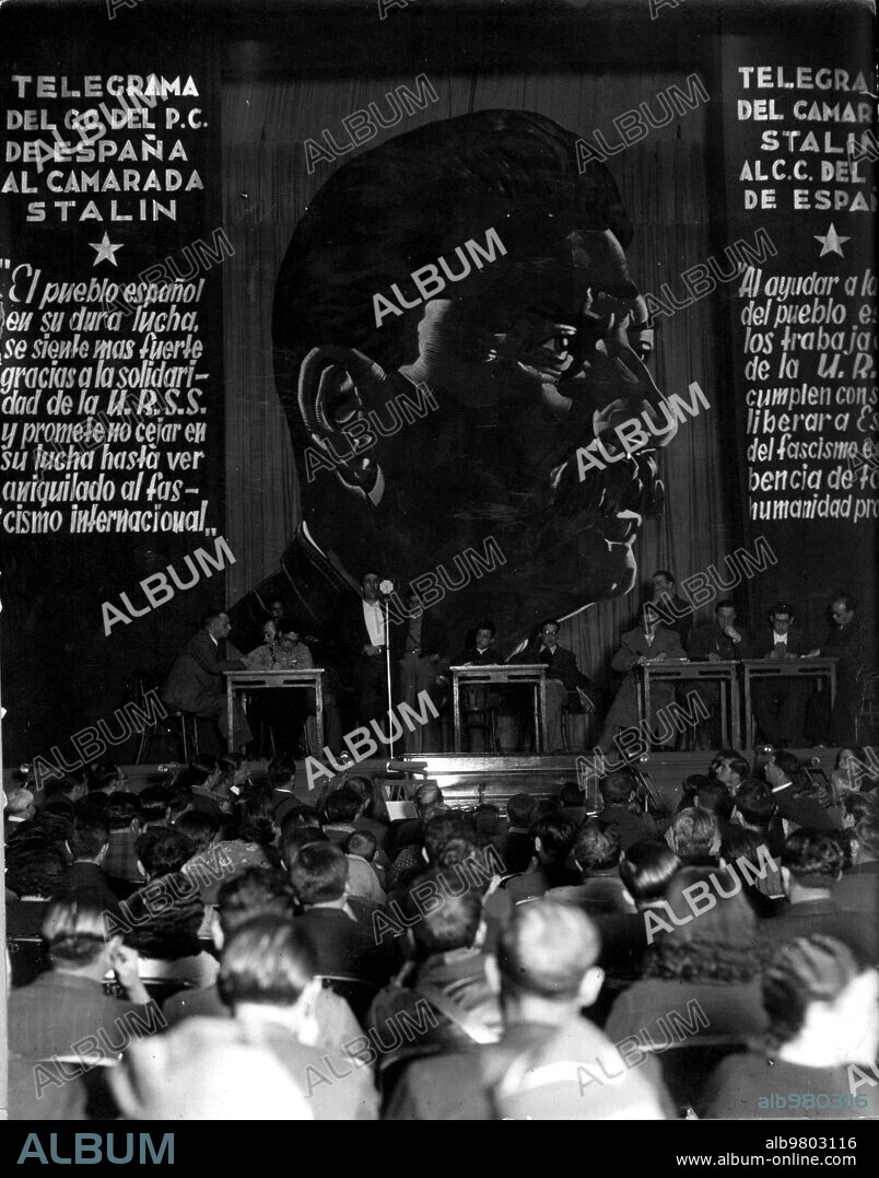 22 octubre 1936. Mítin organizado por el partido Comunista, celebrado en el monumental cinema de Madrid. Los Señores Diéguez, Antón, Díaz, la Diputada Dolores Ibarruri "Pasionaria", y los Ministros de instrucción Pública (Jesús Hernández Tomás) y Agricultura (Vicente Uribe Galdeano), Intervinieron en el Acto.
