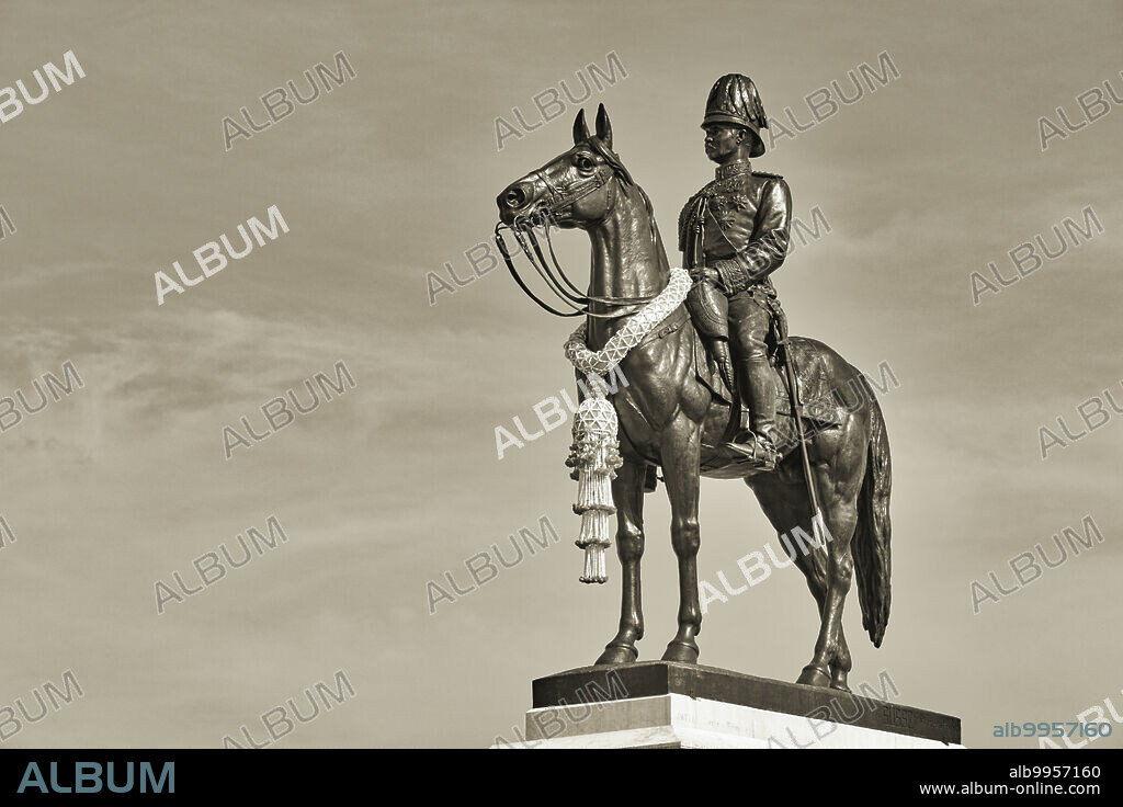 Thailand: King Chulalongkorn (Rama V, 1853 - 1910) Equestrian Statue, Bangkok. Phra Bat Somdet Phra Poramintharamaha Chulalongkorn Phra Chunla Chom Klao Chao Yu Hua, or Rama V was the fifth monarch of Siam under the House of Chakri. He is considered one of the greatest kings of Siam.<br/><br/>. His reign was characterized by the modernization of Siam, immense government and social reforms, and territorial cessions to the British Empire and French Indochina. As Siam was threatened by Western expansionism, Chulalongkorn, through his policies and acts, managed to save Siam from being colonized.