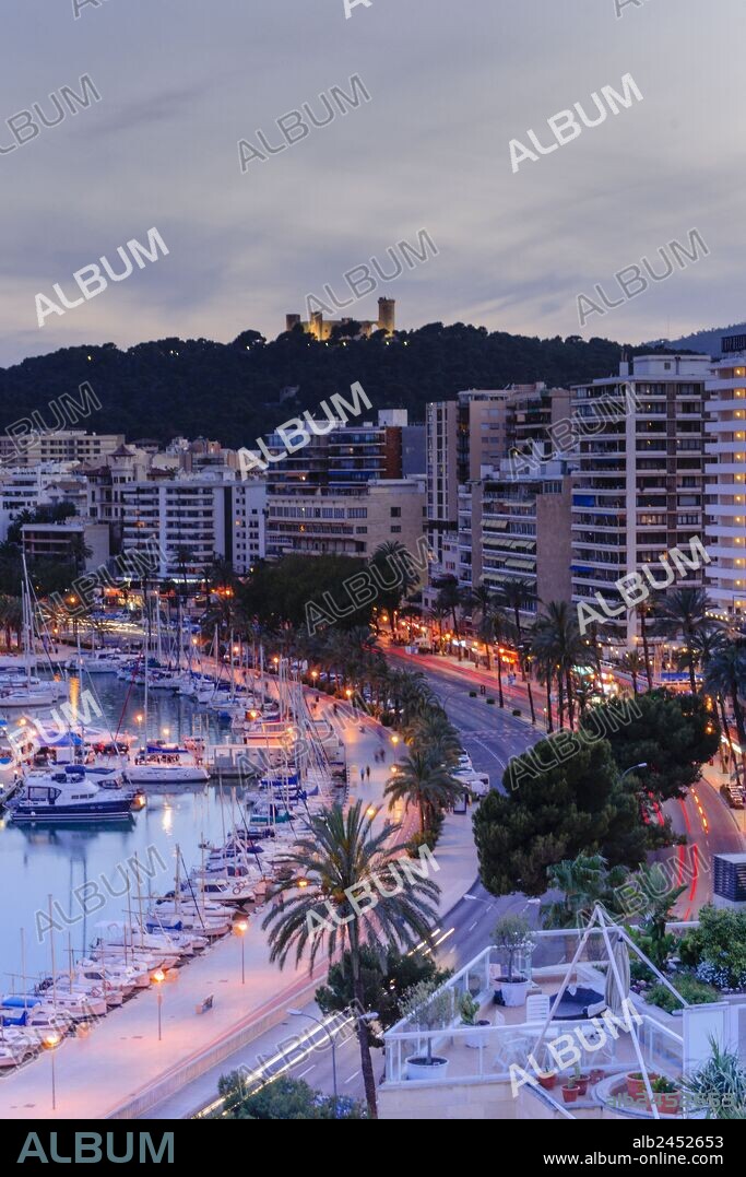 Paseo maritimo y puerto de Palma, Palma, mallorca, islas baleares, españa, europa.