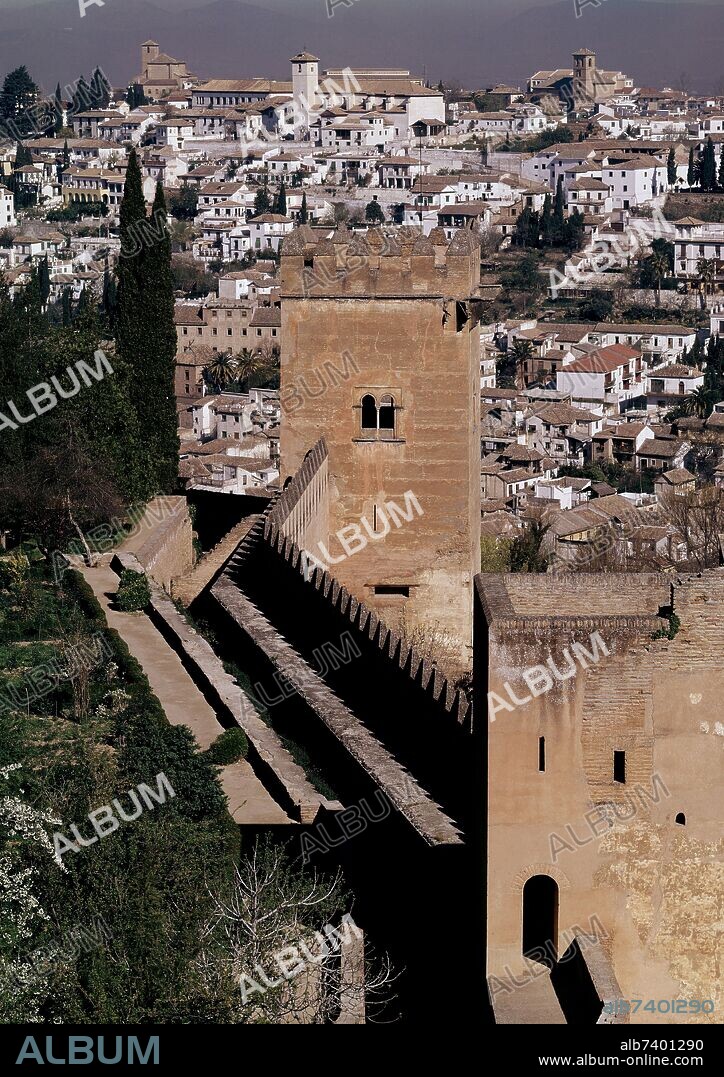 TORRE DE LOS PICOS JUNTO A LA TORRE DEL CADI.