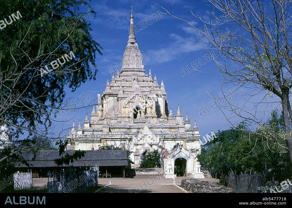 Construction of the Gawdawpalin Temple began during the reign of Narapatisithu (1174-1211) and was completed during the reign of Htilominlo (1121-1234). Gawdawpalin Temple is the second tallest temple in Bagan. Bagan, formerly Pagan, was mainly built between the 11th century and 13th century. Formally titled Arimaddanapura or Arimaddana (the City of the Enemy Crusher) and also known as Tambadipa (the Land of Copper) or Tassadessa (the Parched Land), it was the capital of several ancient kingdoms in Burma.