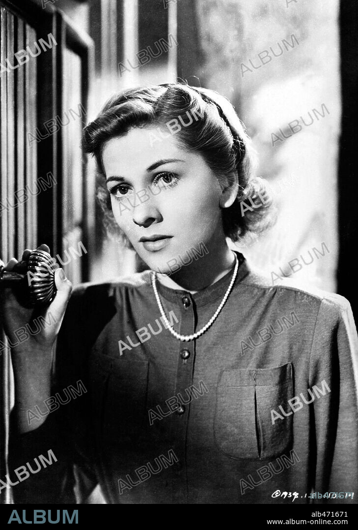 JOAN FONTAINE dans REBECCA, 1940, réalisé par ALFRED HITCHCOCK. Copyright Selznick International Pictures.