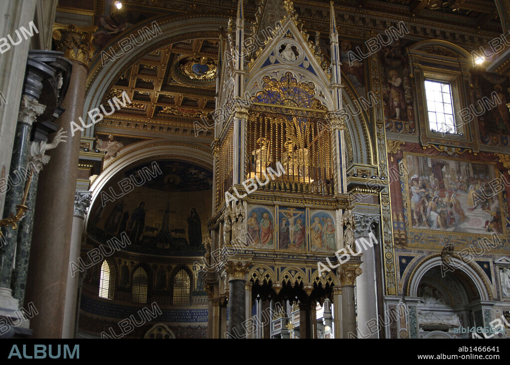 ARTE BARROCO. ITALIA. ARCHIBASILICA DE SAN JUAN DE LETRAN (San Giovanni Laterano). Vista del interior, reconstruído por Francesco Borromini entre 1646 y 1649. ROMA.