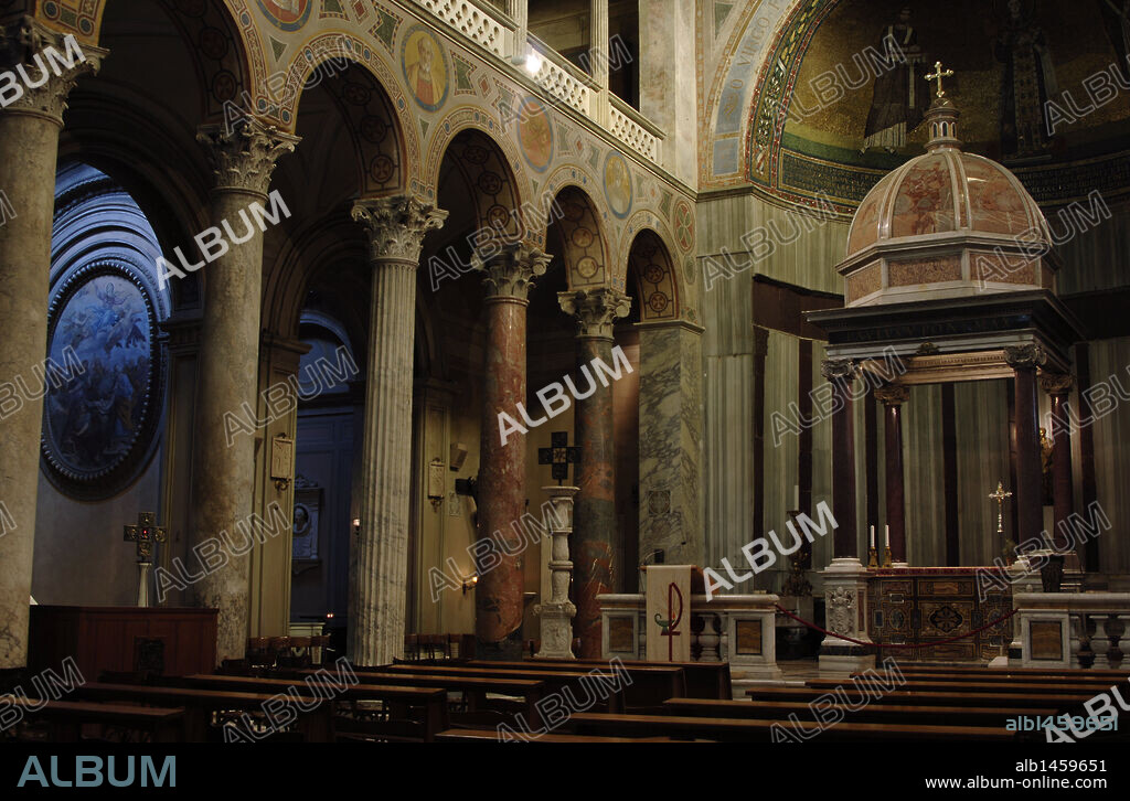 ARTE PALEOCRISTIANO BIZANTINO. ITALIA. BASILICA DE SANTA INES EXTRAMUROS (SANT AGNESE FUORI LE MURA). Iglesia basilical. El edificio actual fue reconstruido por el Papa Honorio I a mediados del siglo VII. Vista general de la nave central. ROMA. Europa.