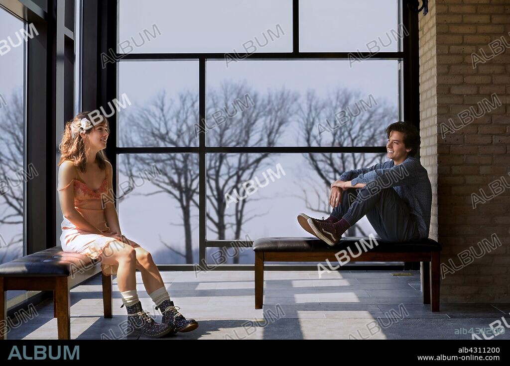 COLE SPROUSE y HALEY LU RICHARDSON en A DOS METROS DE TI, 2019 (FIVE FEET APART), dirigida por JUSTIN BALDONI. Copyright CBS FILMS.