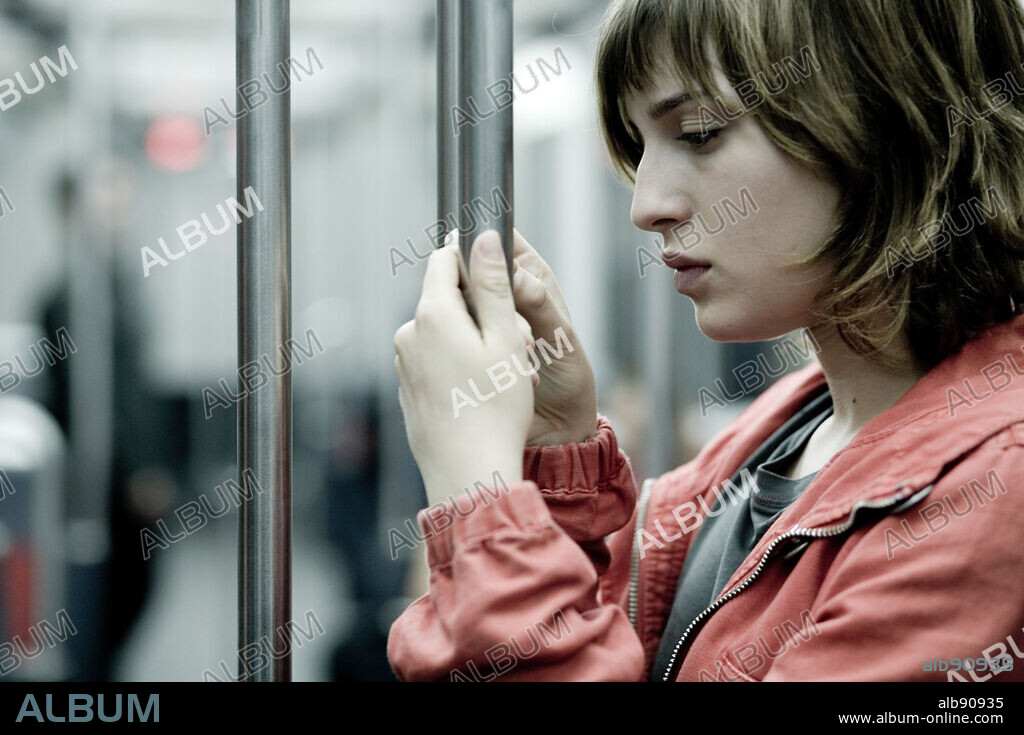 MARIA VALVERDE in LADRONES, 2007, directed by JAIME MARQUES. Copyright ESTUDIOS PICCASO.