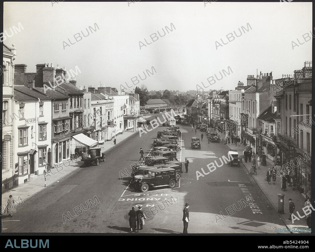 Bridge Street, Stratford-upon-Avon, Warwickshire, 1925-1935. The view looking east along Bridge Street with the George Inn in the left foreground.