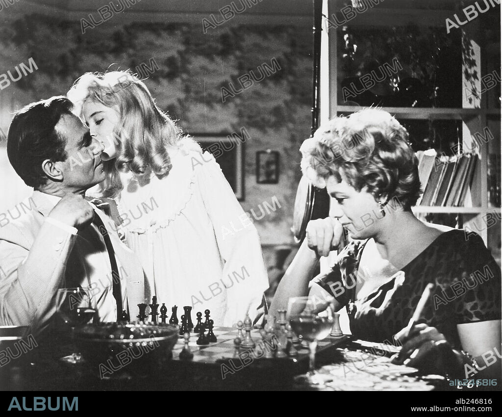 SUE LYON, JAMES MASON and SHIRLEY SCHRIFT. JAMES MASON, SHELLEY WINTERS and SUE LYON in LOLITA, 1962, directed by STANLEY KUBRICK. Copyright M.G.M.