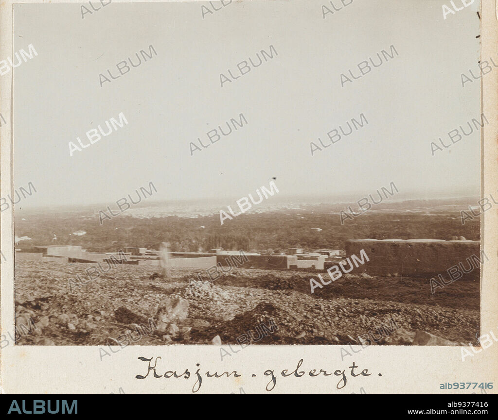 View of Damascus from the Kashun Mountains, Syria, Damascus of the [Kashun Mountains], L. Heldring, Syrië, 1898, photographic support, height 82 mm × width 109 mm.