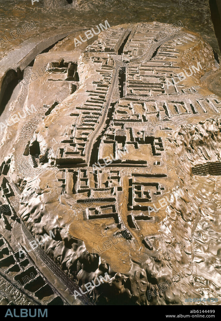 MAQUETA DEL POBLADO IBERICO DE AZAILA (TERUEL).